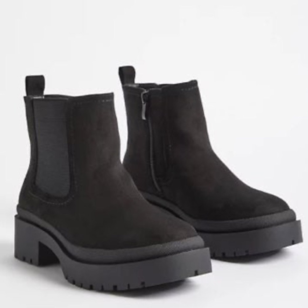 Torrid Chunky Chelsea Bootie faux suede black ankle boots